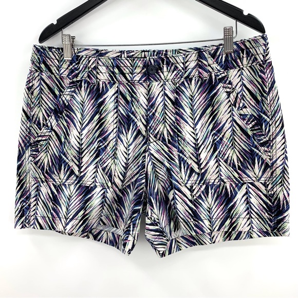 Banana Republic Factory Leaf Patterned Cotton High Rise Shorts, 12 - Picture 4 of 16